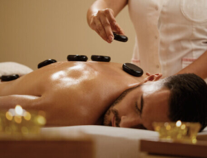 Θεραπευτής μασάζ σε κομμωτήριο στη Ρόδο