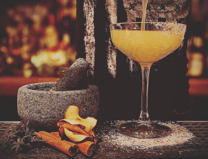 Stoa Cocktail Bar in Fira Santorini