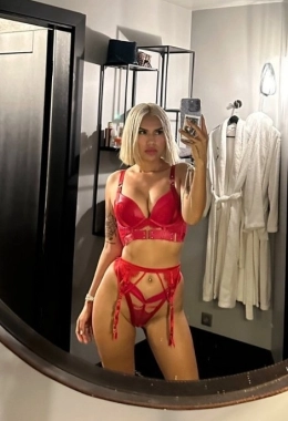 Escort model Luna in Monaco City