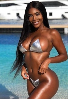 Escort model Nayomi in Cairo