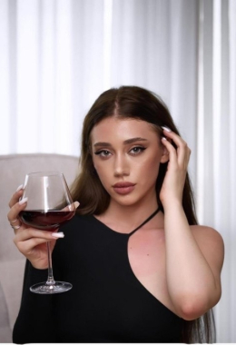 Escort model Miley in Dubai