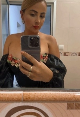 Escort model Karina in Tirana