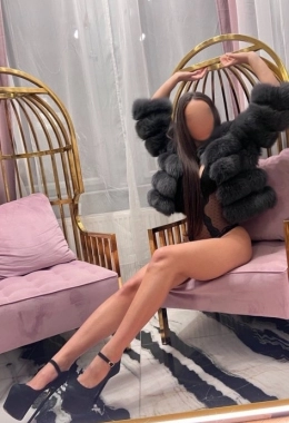 Escort model Bella in Prague