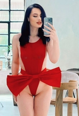 Escort model Adelina in Milan