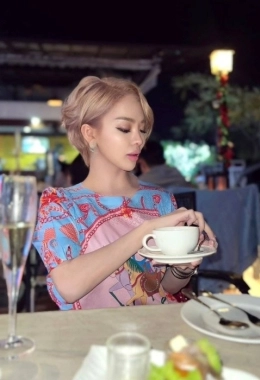 Escort model Hana Ko in London