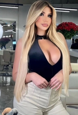 Escort model Kathya in Dubai