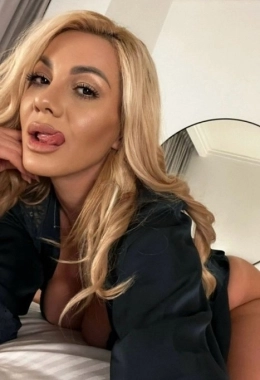 Alice'deki Escort modeli Paris