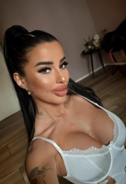 Escort model Jasmin in Salzburg