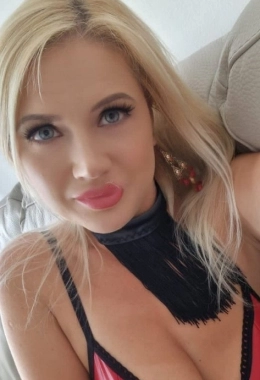 Escort model Kitty Li Porn Star in Dubai