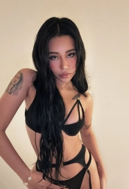 Escort model Jess in Paris