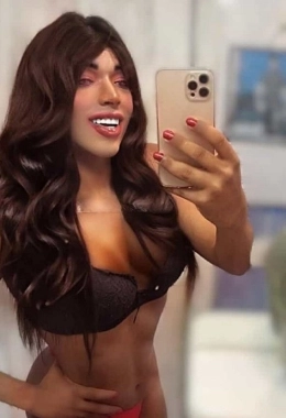 Escort model Larissa Dot in Ibiza