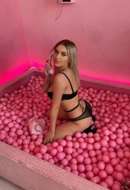 Escort model Alexa in Milan