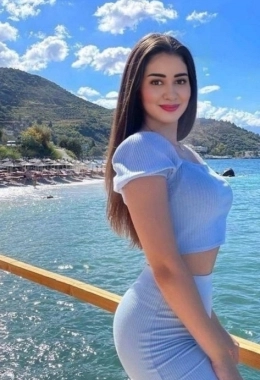 Escort model Salwa in Dubai