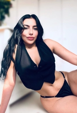 Escort model Liz in London