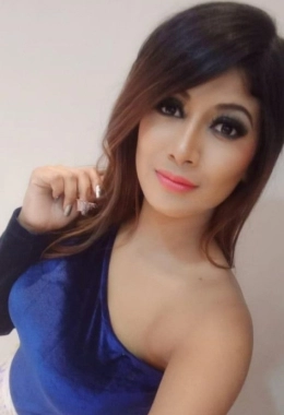 Escort model Faiza Khan in Singapore City