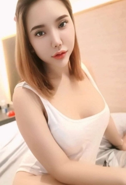 Escort model Amina in Riyadh