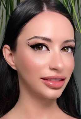 Escort model Vika in Istanbul