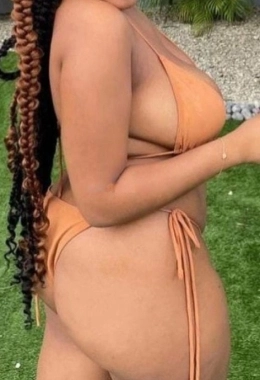 Escort model Roxane in Bamako