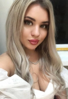 Escort model Annah in Dubai