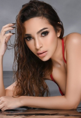 Escort model Leisha in Jakarta