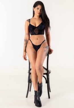 Escort model Alisson in Dubai