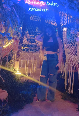 Escort model Zeynep in Aydin