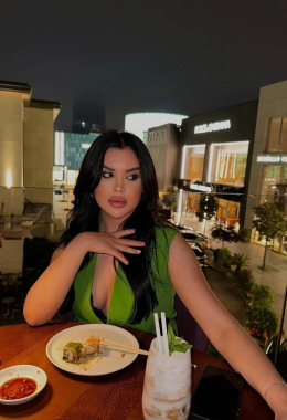 Escort model Gloria in Tirana