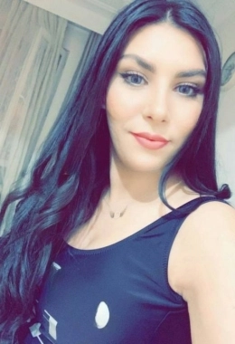 Escort model Sozan in Karachi