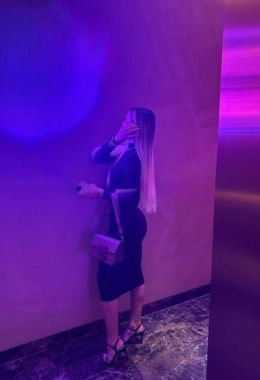 Escort model Hana in Zurich